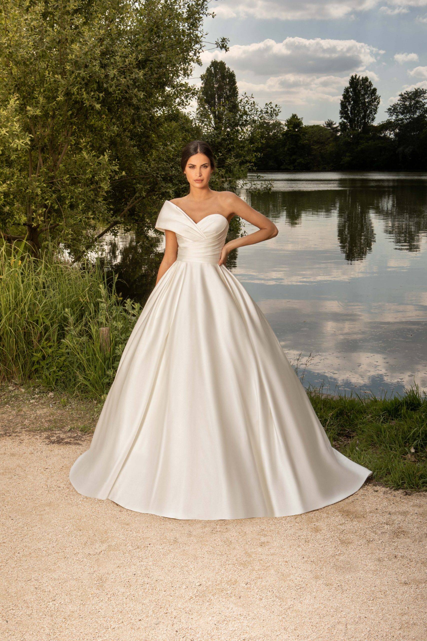 Selena - 22PN03